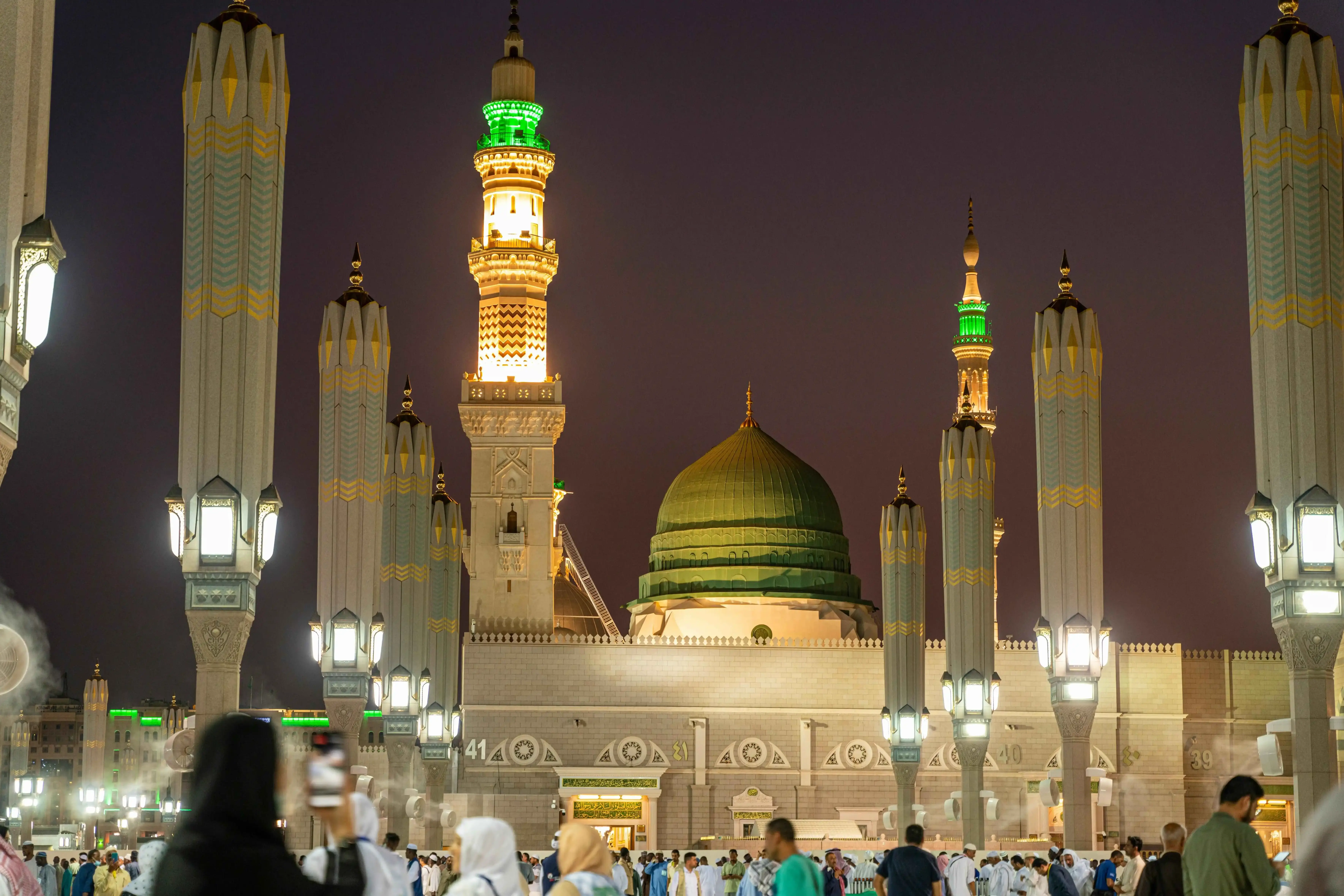 madina sharif night view